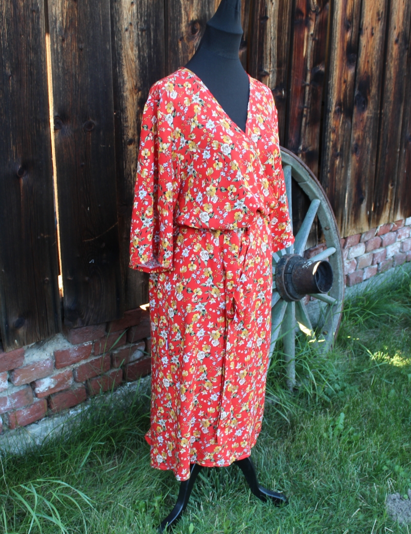 Zavinovací  šaty Retro zahrada - plus size - rezervace