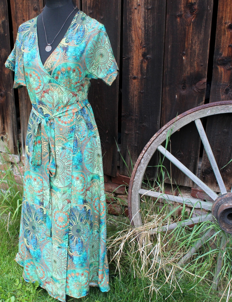 Zavinovací dlouhé šaty Mandaly zelené - do 14 dnů