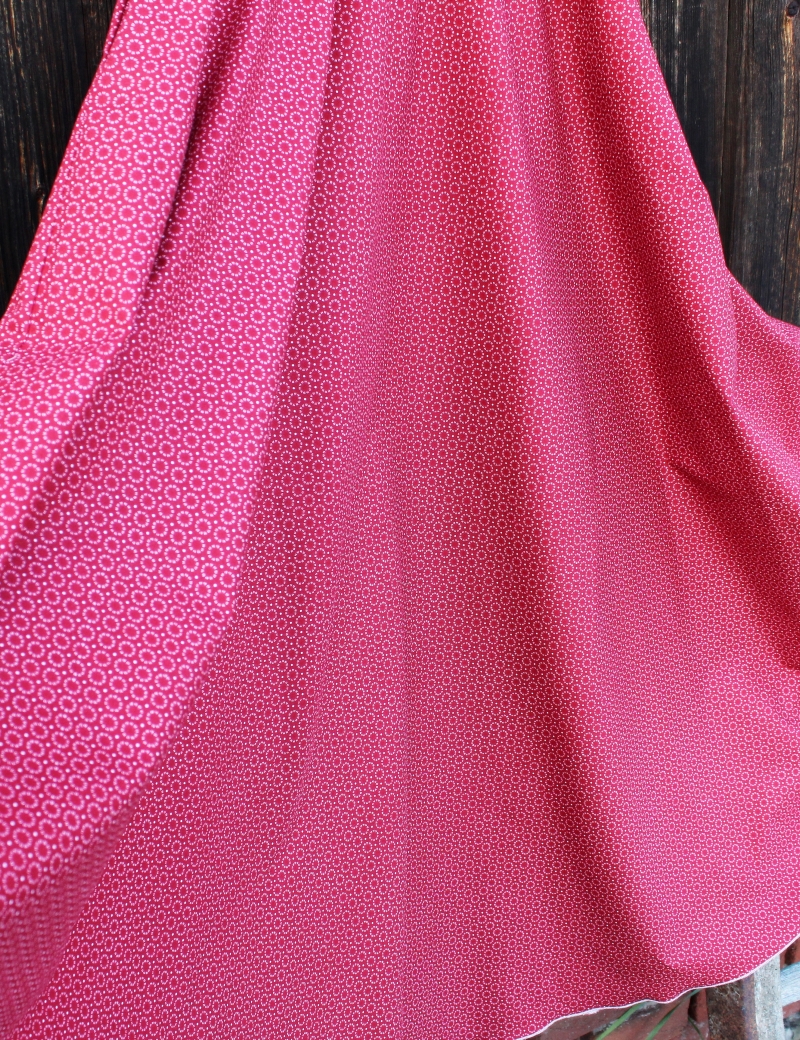 Půlkolová sukně Červené kytičky s puntíky