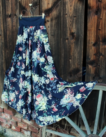 Půlkolová dlouhá sukně Modrá zahrada