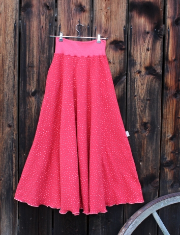 Půlkolová dlouhá mušelínová sukně Puntíky na červené  - do cca 14 dnů