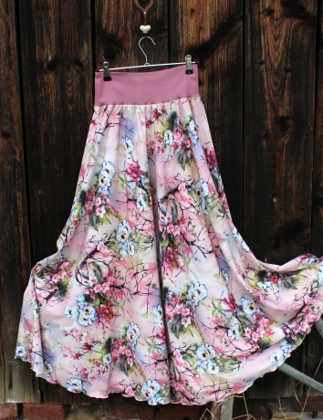 Půlkolová dlouhá sukně Kvetoucí strom na růžové - na dotaz