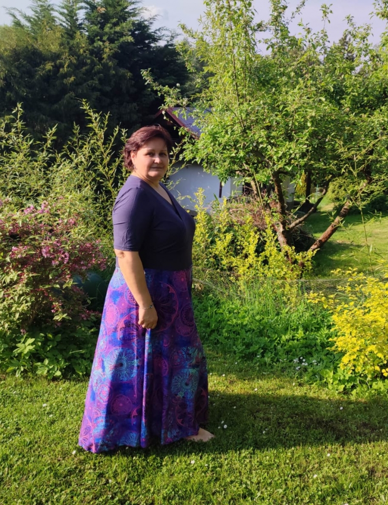 Překládané dlouhé půlkolové šaty Modrorůžové mandaly - plus size