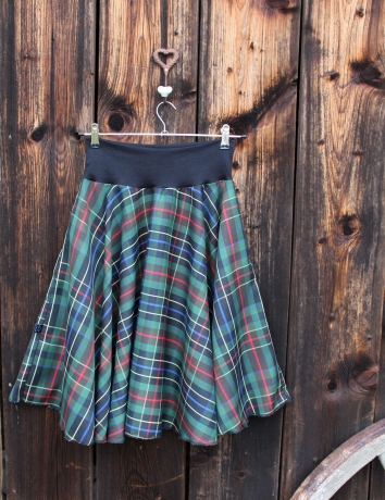 Kolová sukně Skotská zelená II. - do 14 dnů