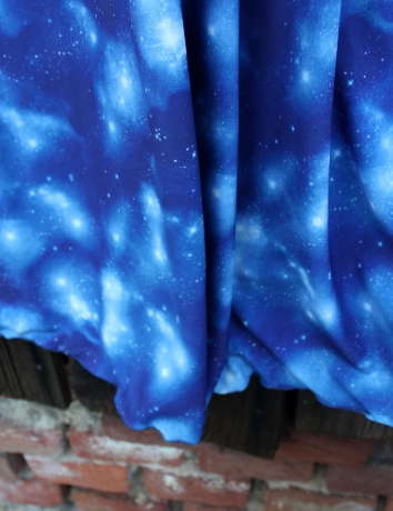 Půlkolová dlouhá sukně  Hvězdné nebe na modré
