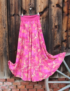 Půlkolová dlouhá sukně  Kontury květů na růžové/magenta