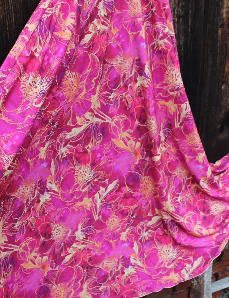 Půlkolová dlouhá sukně  Kontury květů na růžové/magenta