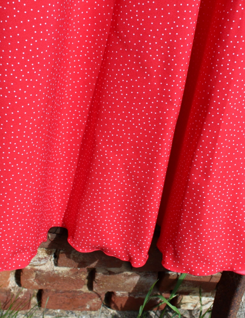 Půlkolová dlouhá sukně  Puntíkatá červené