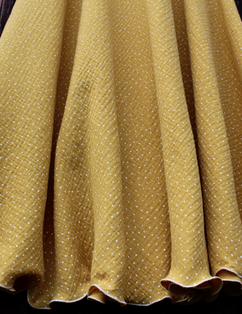 Půlkolová dlouhá mušelínová sukně Puntíky na okrové - do 14 dnů