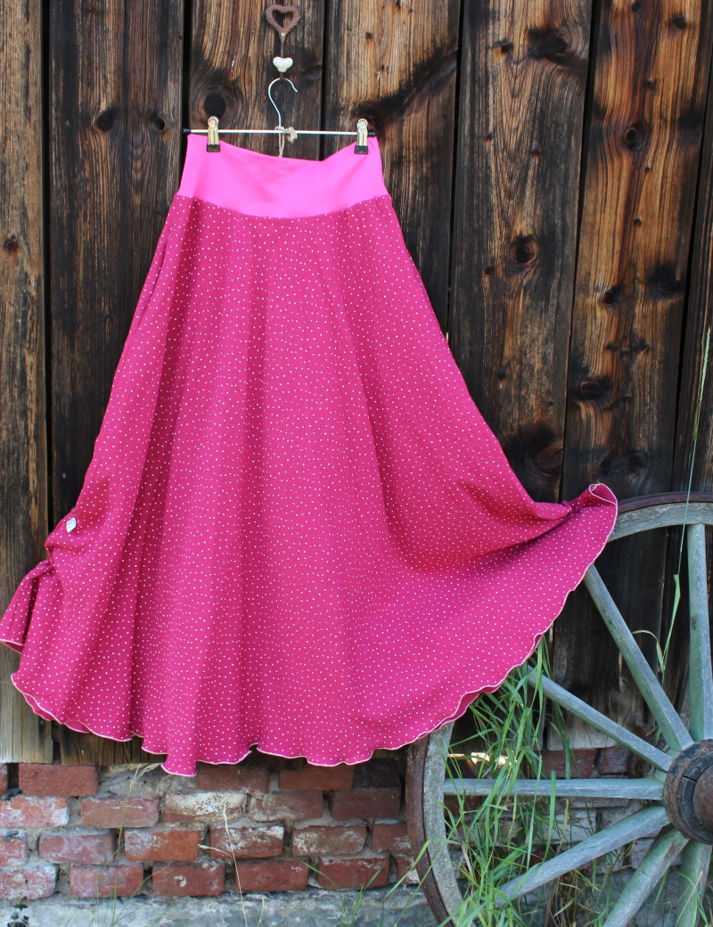 Půlkolová dlouhá mušelínová sukně Puntíky na růžové magentě