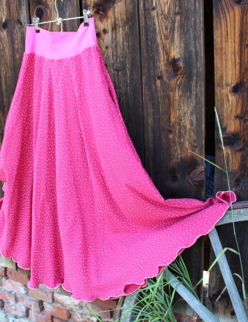 Půlkolová dlouhá mušelínová sukně Puntíky na růžové magentě