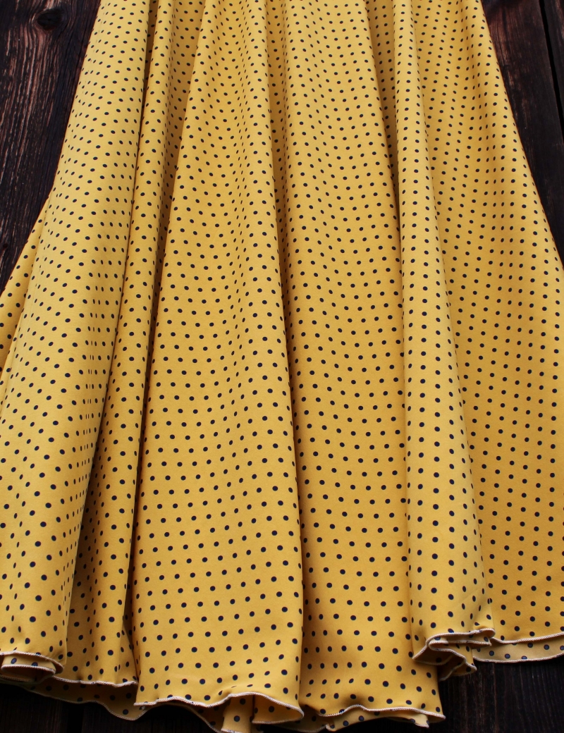 Půlkolová dlouhá sukně  Puntíček na žluté do 14 dnů