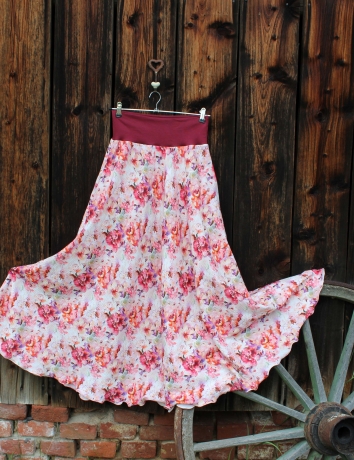 Půlkolová dlouhá mušelínová sukně Květovaná