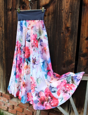 Půlkolová dlouhá sukně  Akvarelové květy