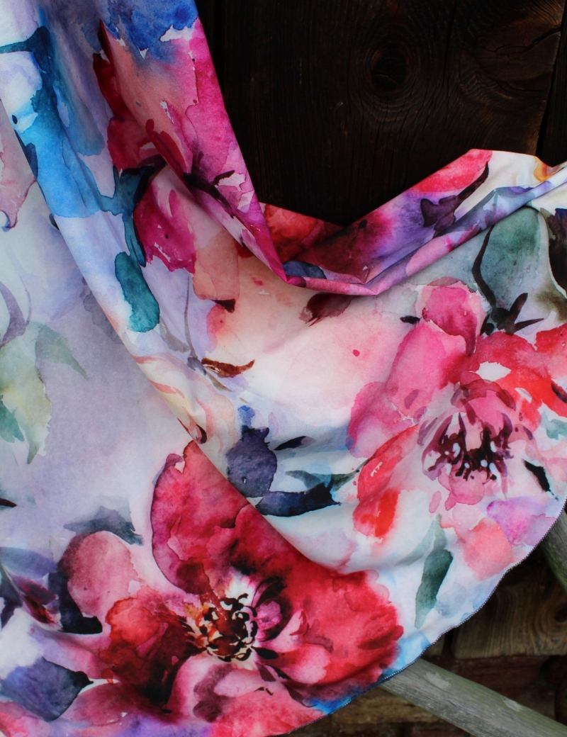 Půlkolová dlouhá sukně Akvarelové květy