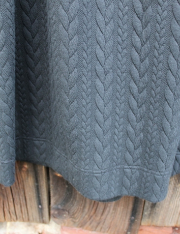 Zimní sukně dlouhá - černá copánková