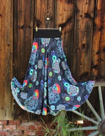 Půlkolová dlouhá sukně Mandaly barevné - Plus size