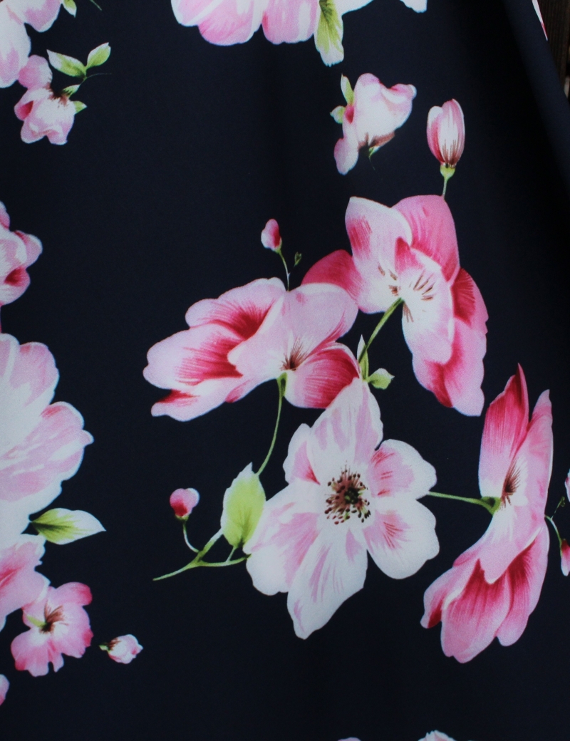 Půlkolová dlouhá sukně Třešňové květy - do 14 dnů