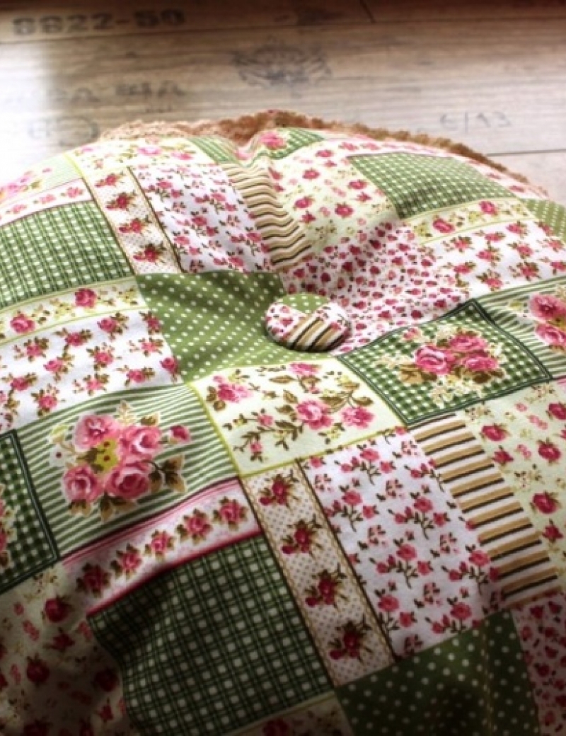 Voňavý kulatý polštář Rose patchwork green